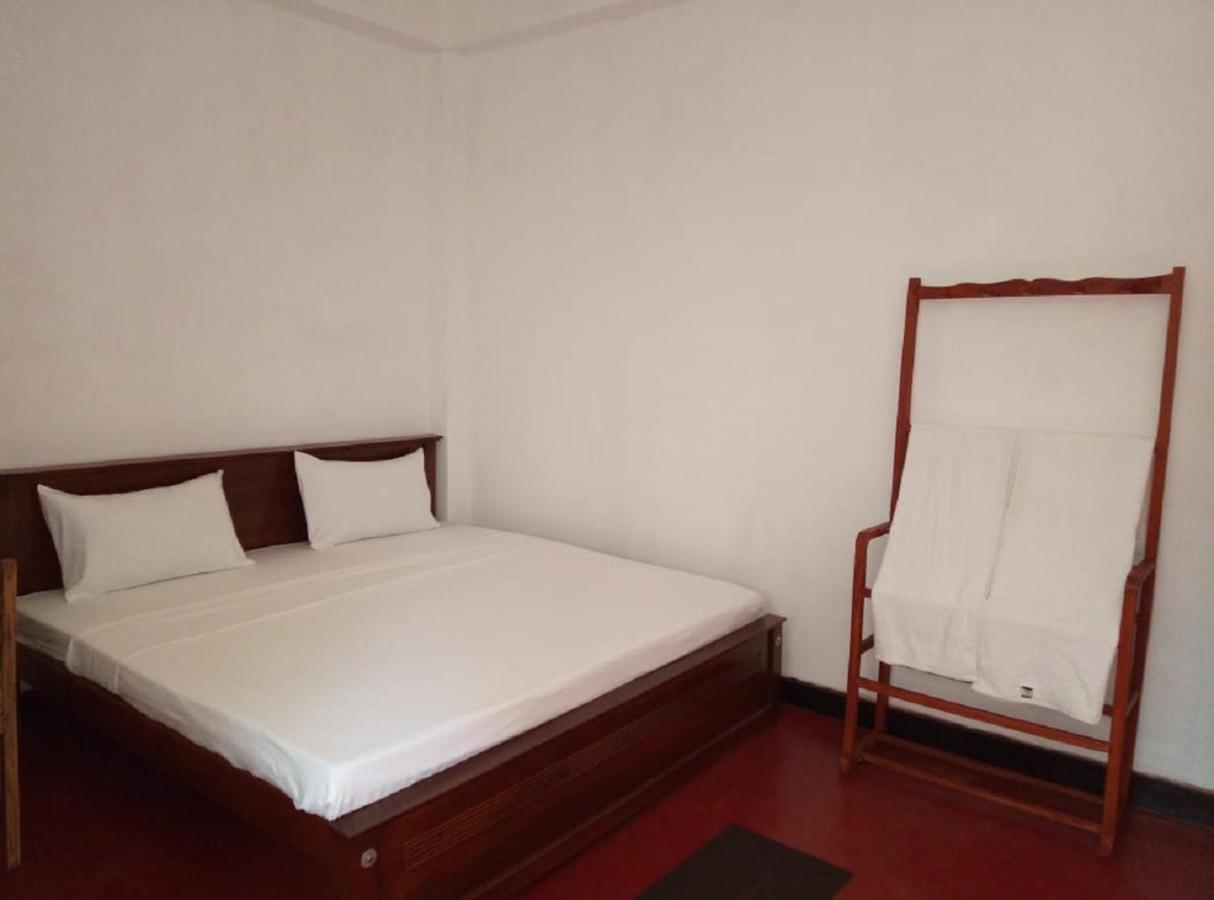 Hotel Yelona Kegalle Bagian luar foto