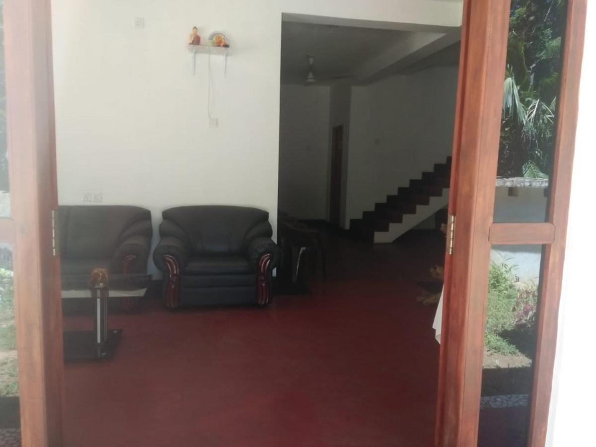Hotel Yelona Kegalle Bagian luar foto