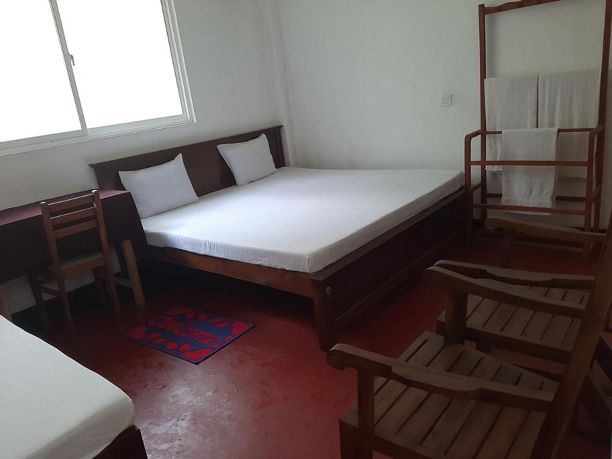 Hotel Yelona Kegalle Bagian luar foto