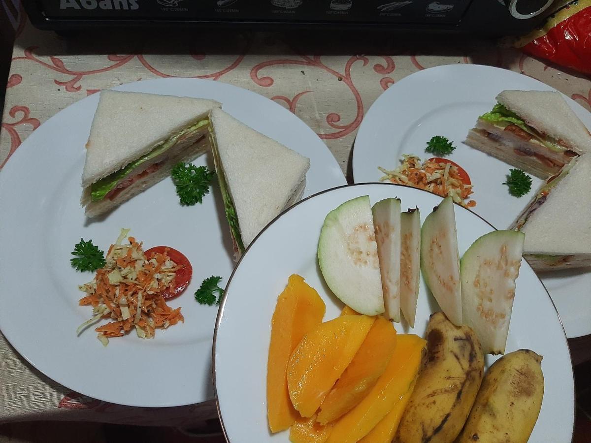 Hotel Yelona Kegalle Bagian luar foto